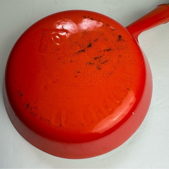 Vintage Le Creuset Cast Iron Enamel #24 ORANGE Skillet Pan & Wooden Handle - Picture 5 of 13